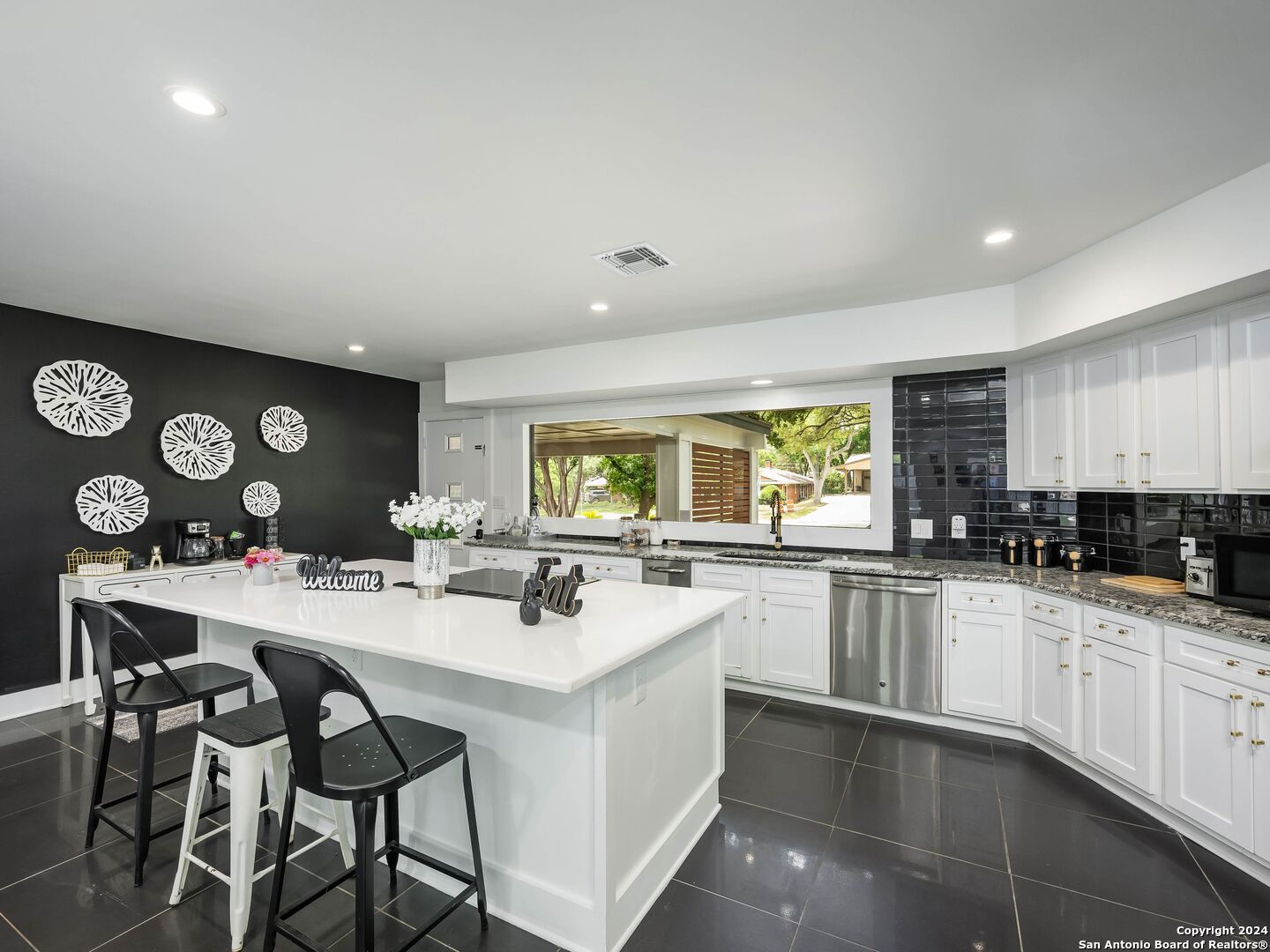 204 GLENTOWER DR
