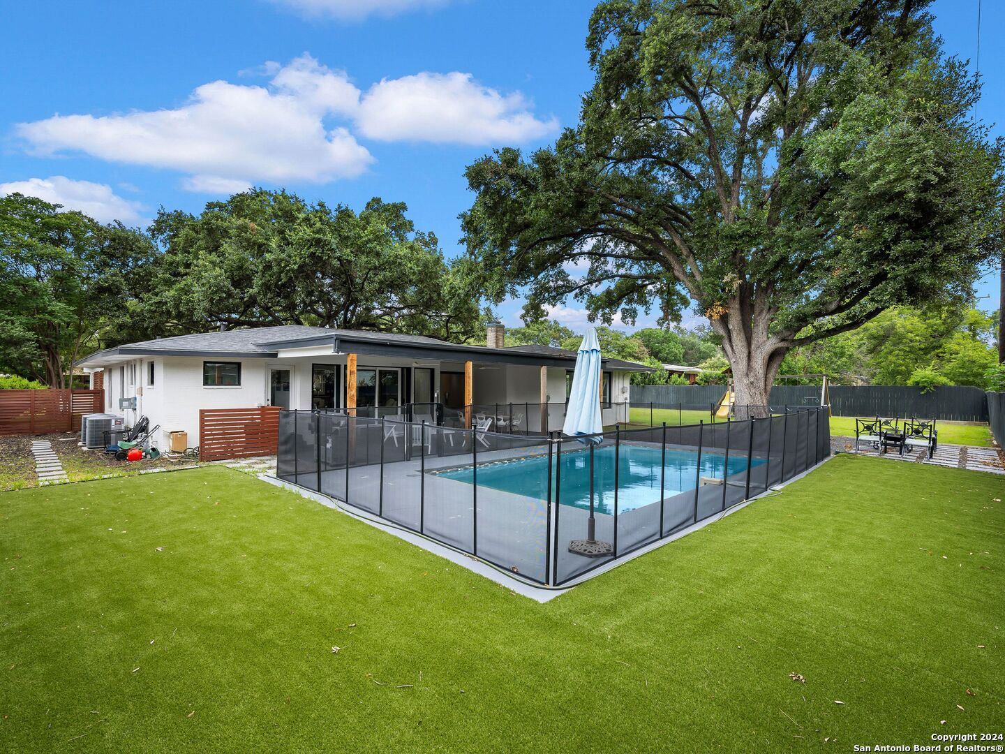 204 GLENTOWER DR