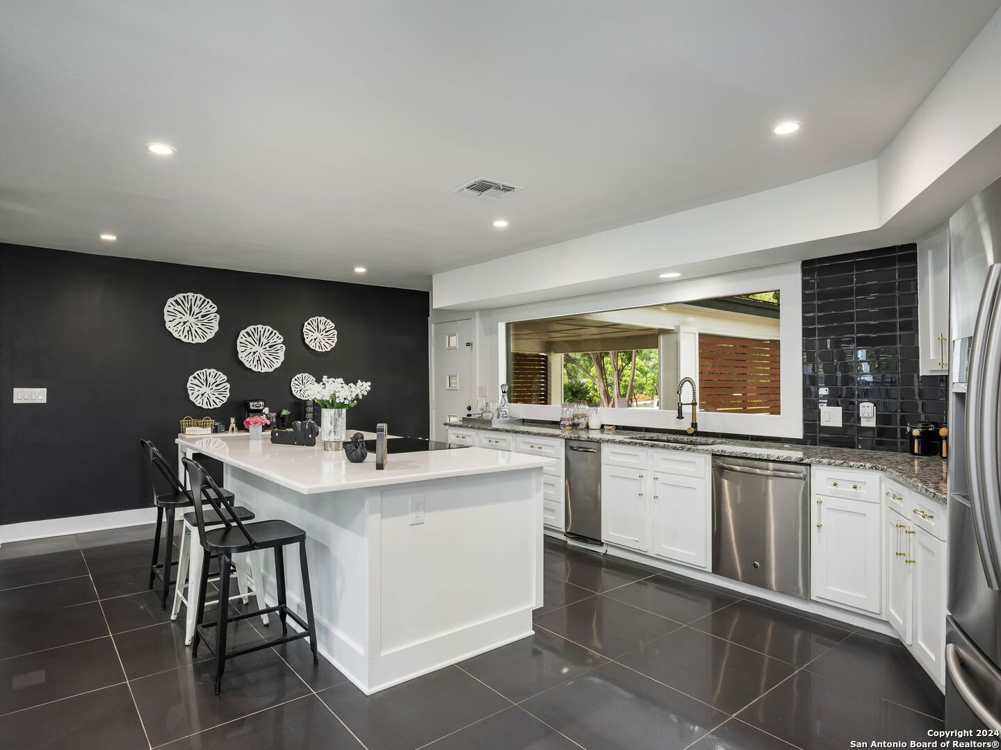 204 GLENTOWER DR
