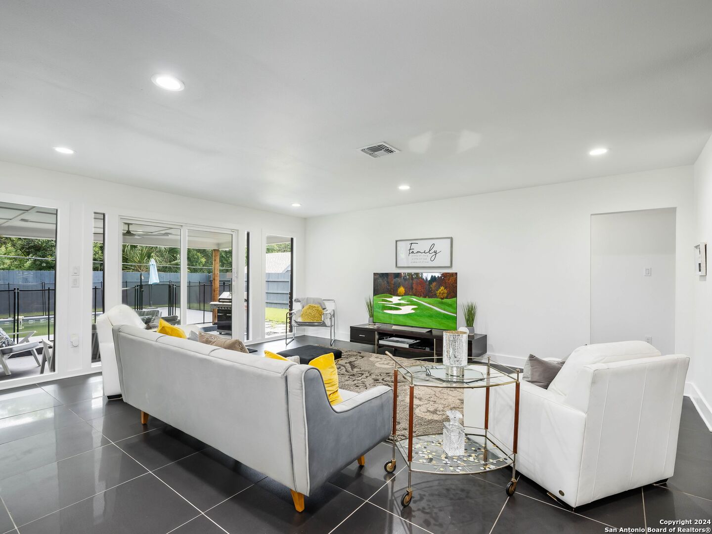 204 GLENTOWER DR