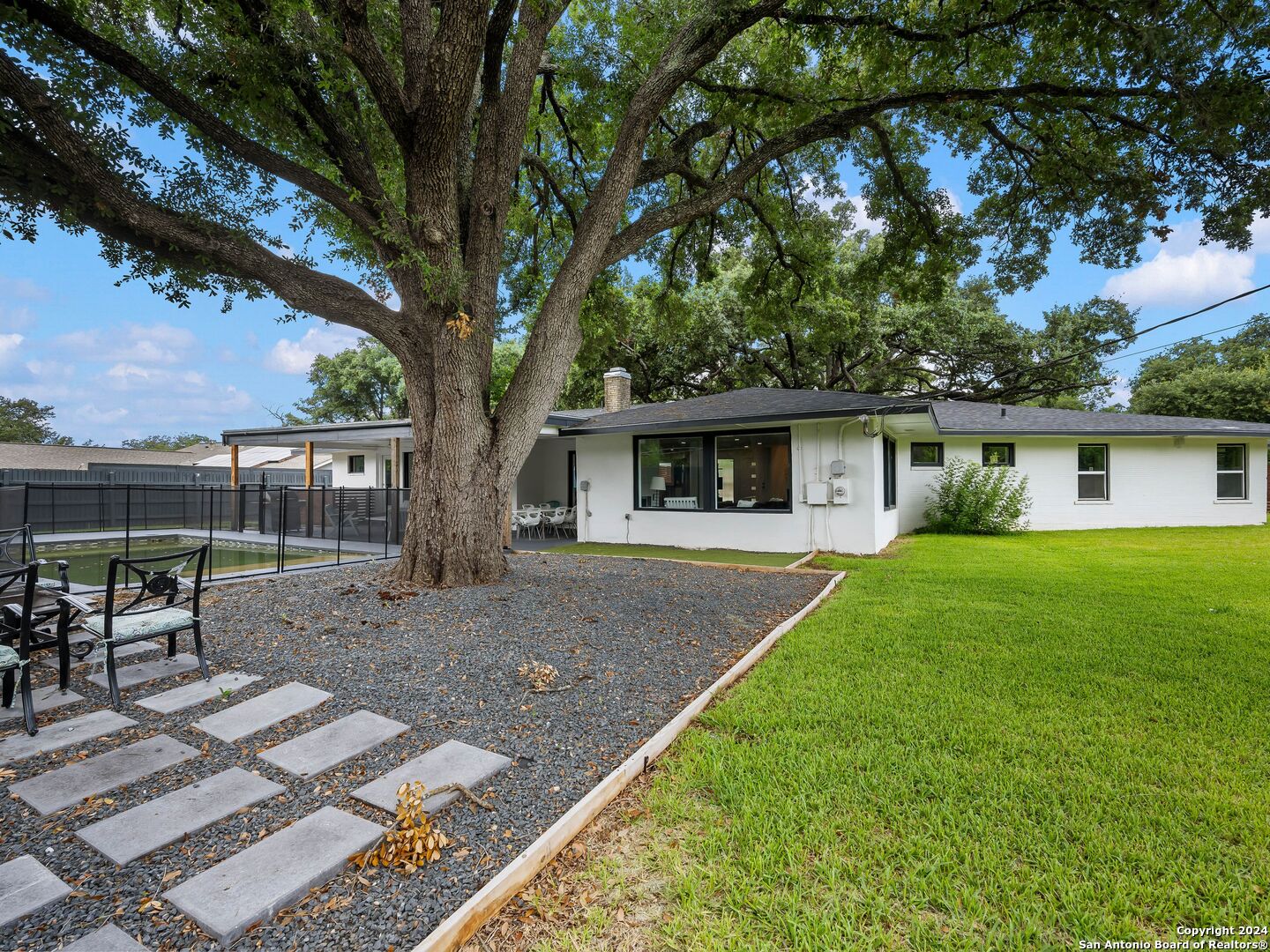 204 GLENTOWER DR