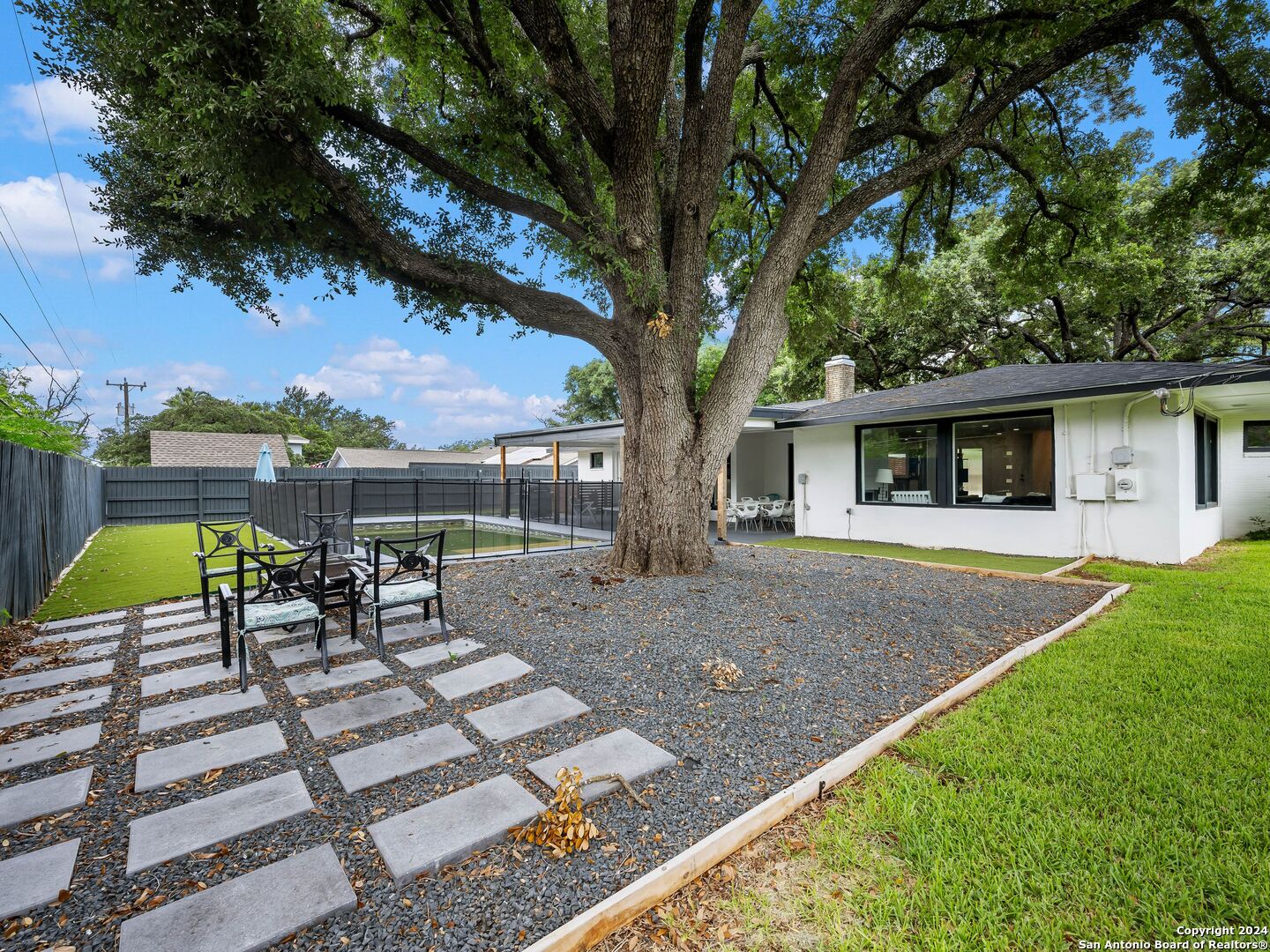 204 GLENTOWER DR