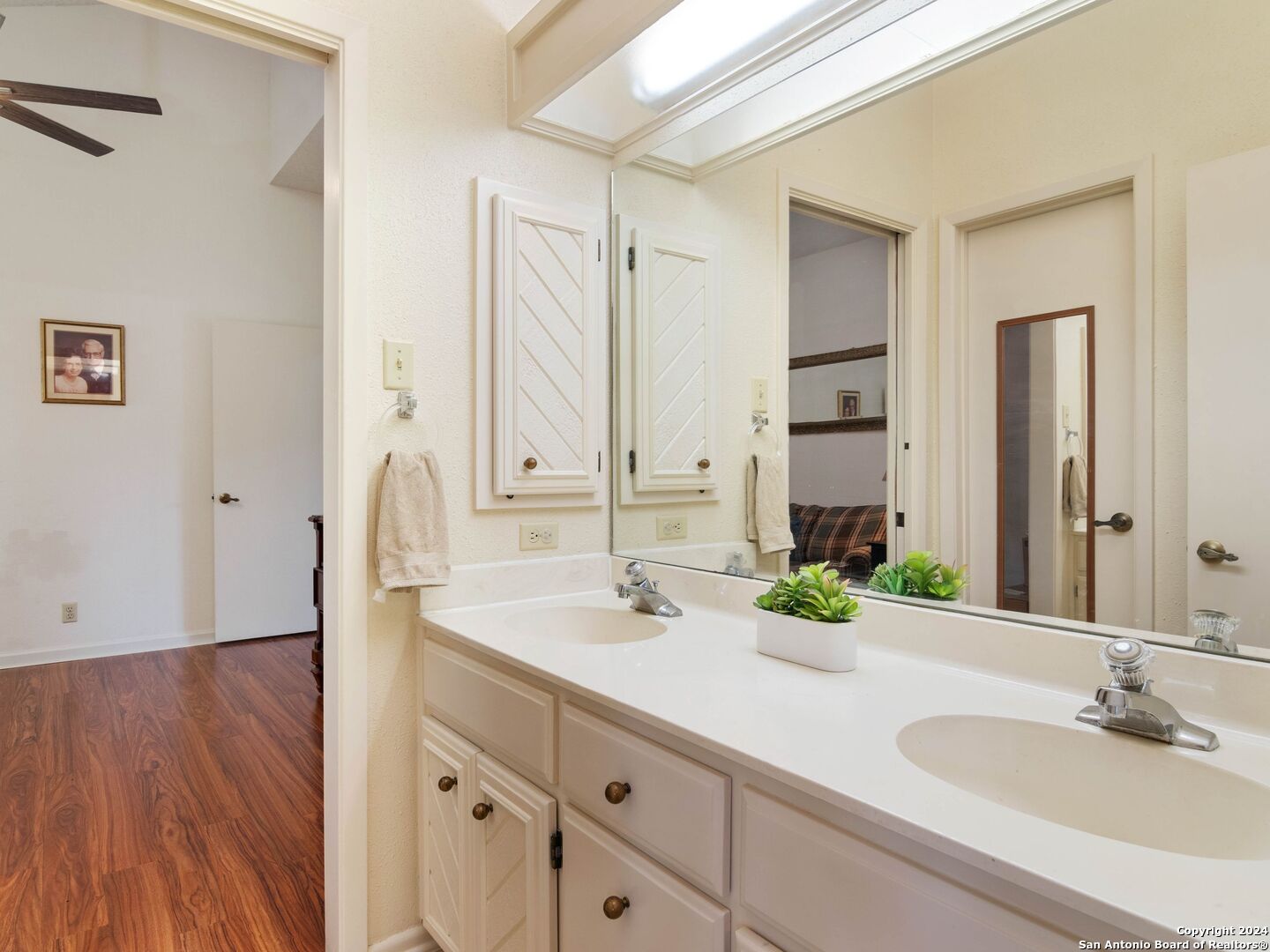 12711 Country Ridge