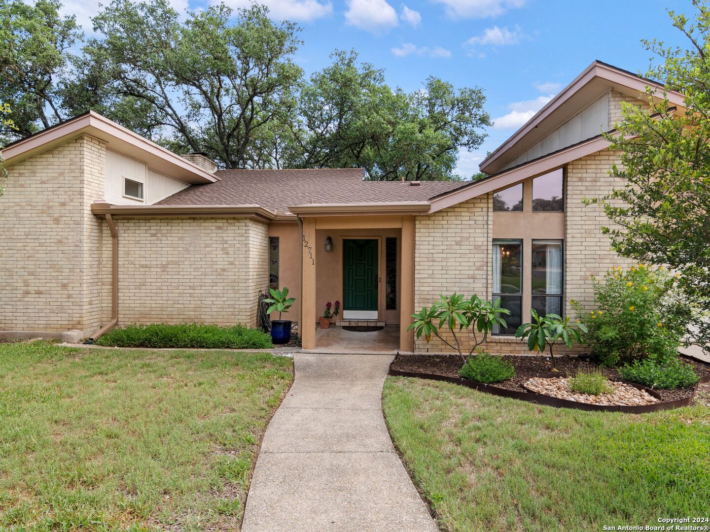12711 Country Ridge
