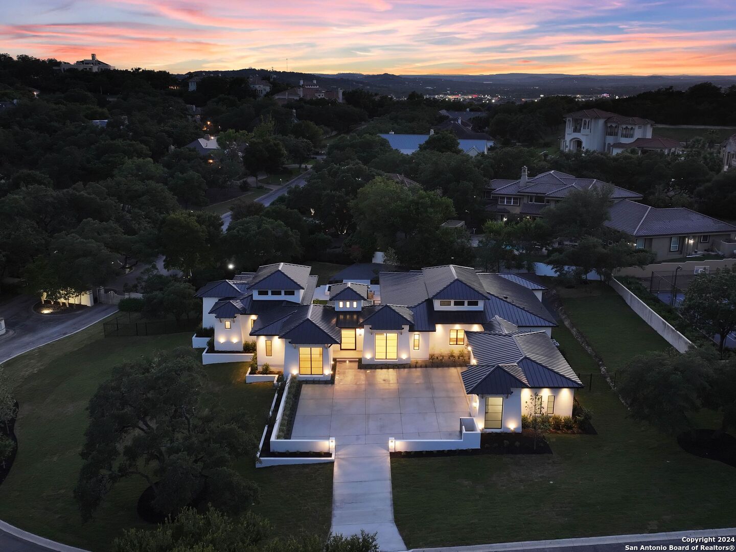29 VINEYARD DR