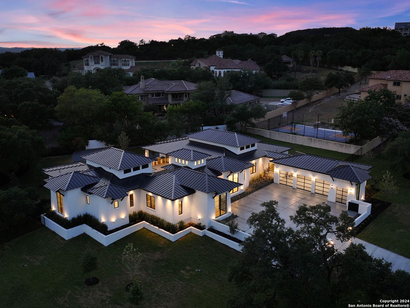 29 VINEYARD DR