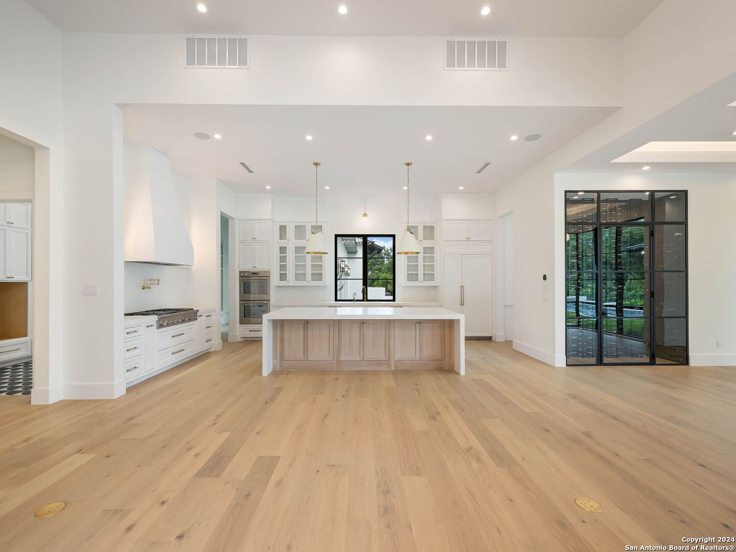 29 VINEYARD DR