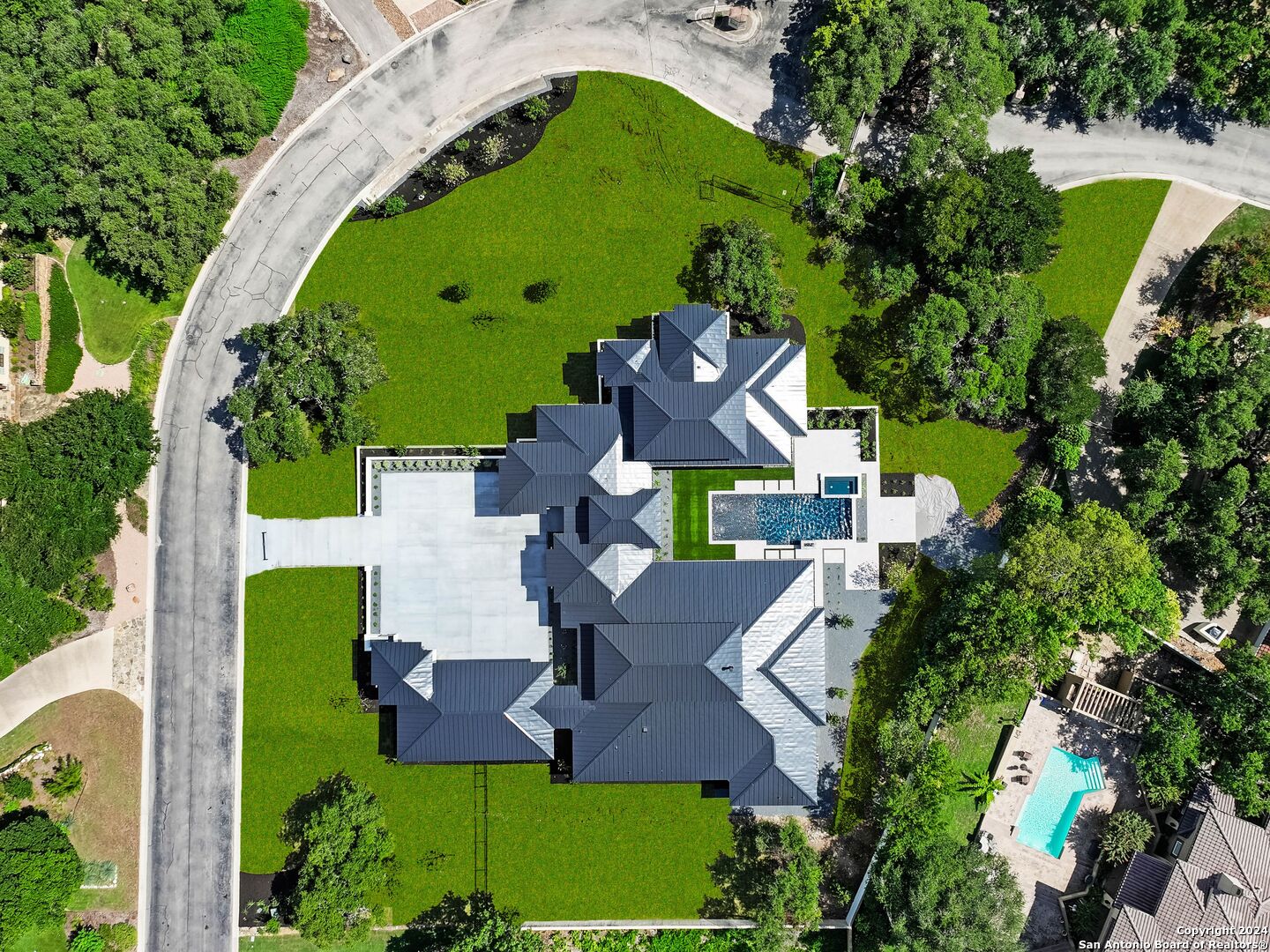 29 VINEYARD DR