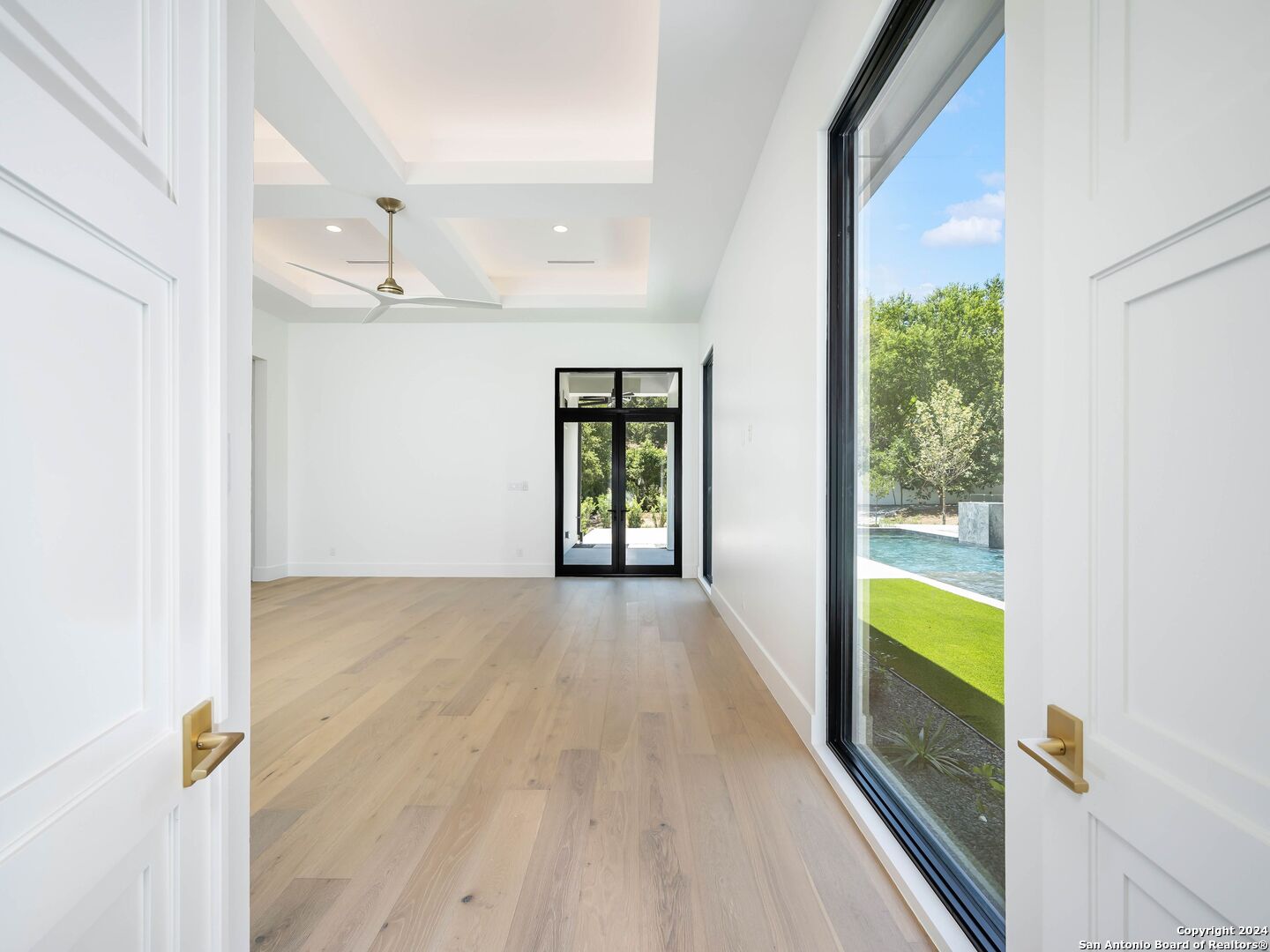 29 VINEYARD DR