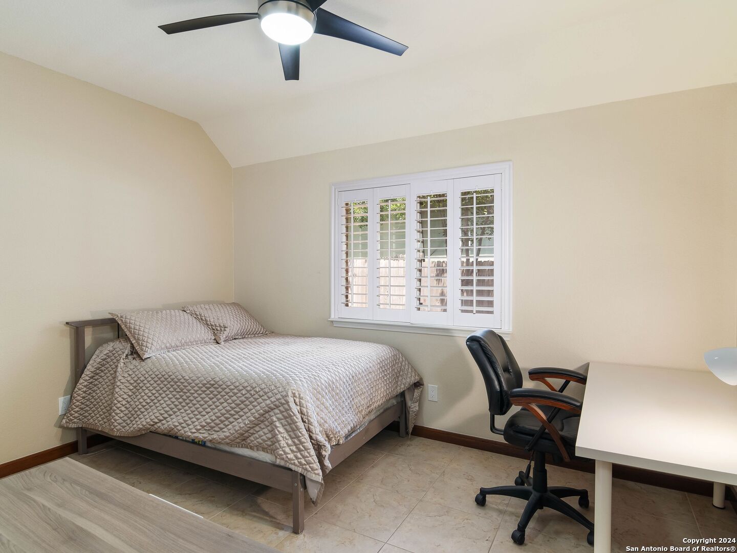 6510 AMBER OAK