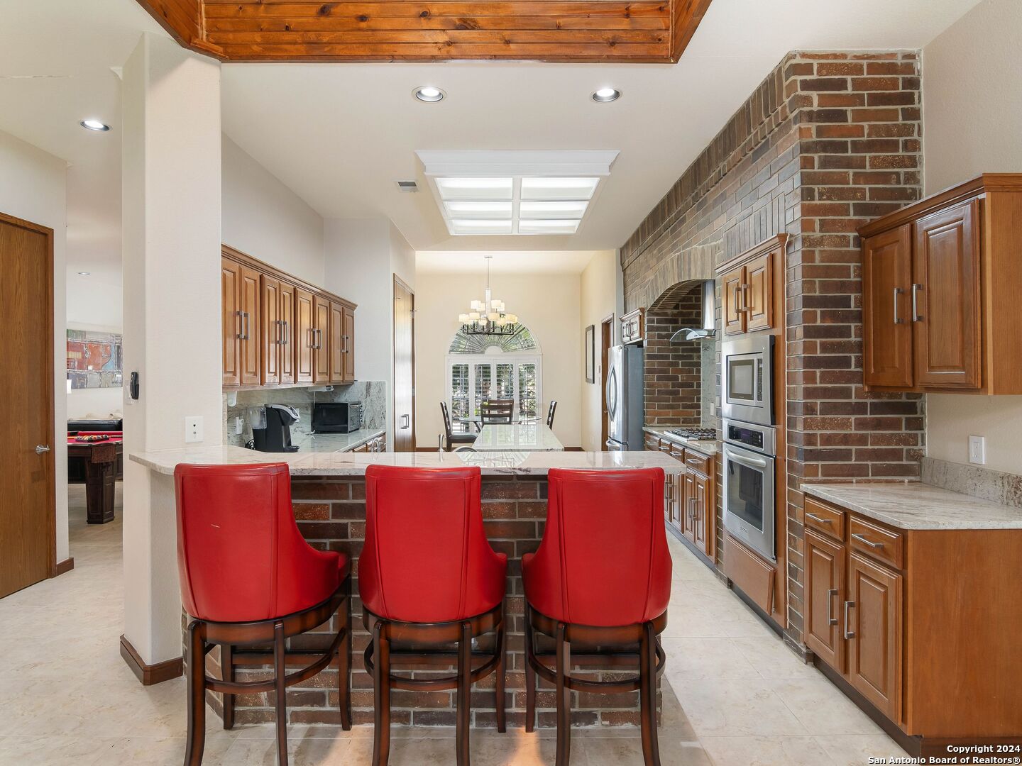 6510 AMBER OAK
