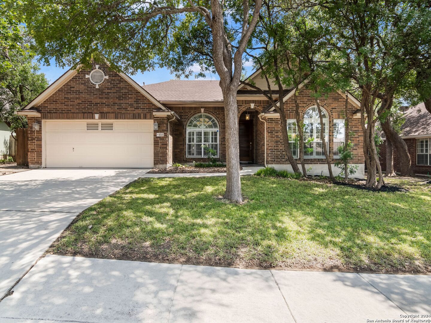 6510 AMBER OAK