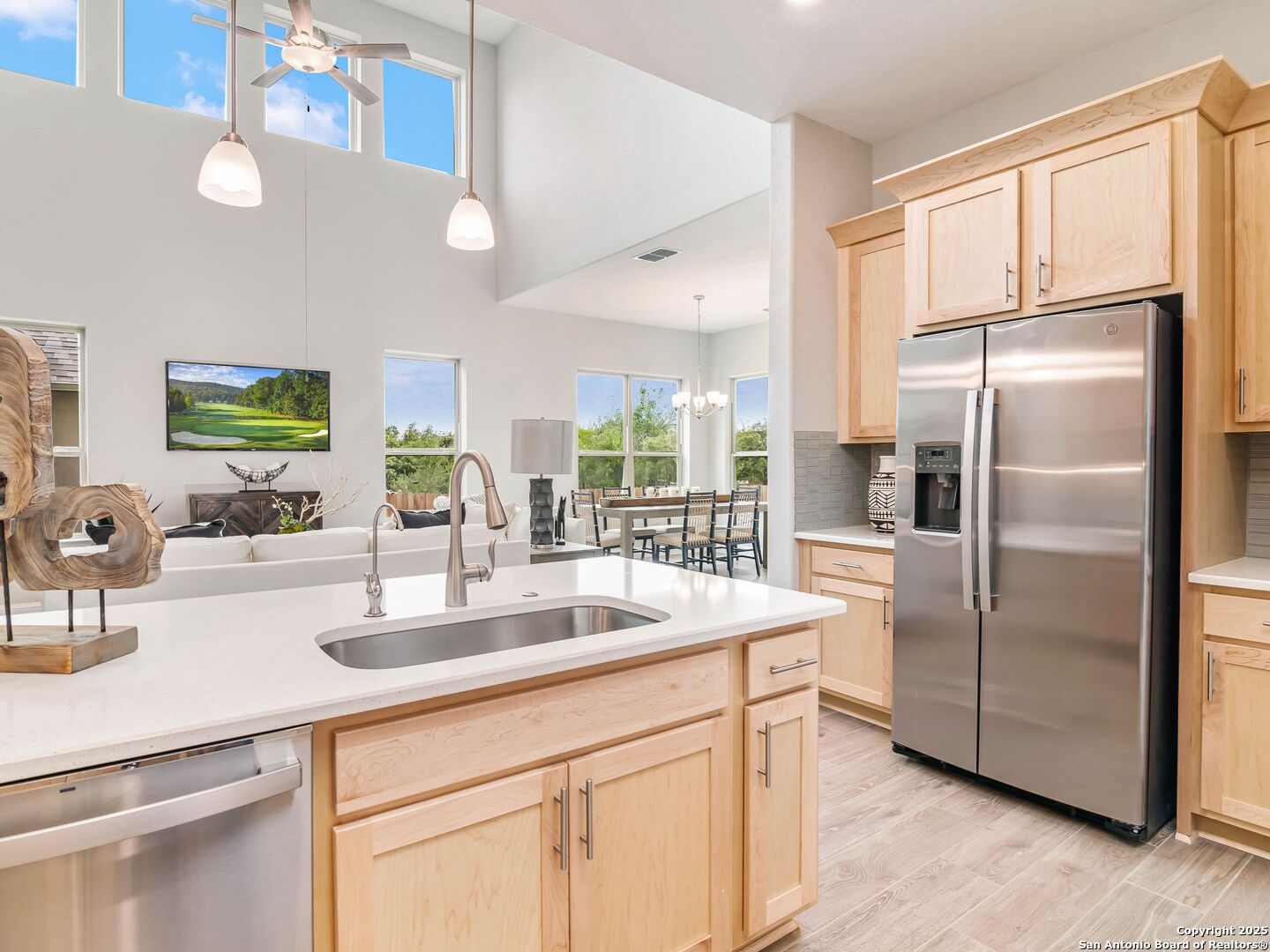 712 Pond Bluff