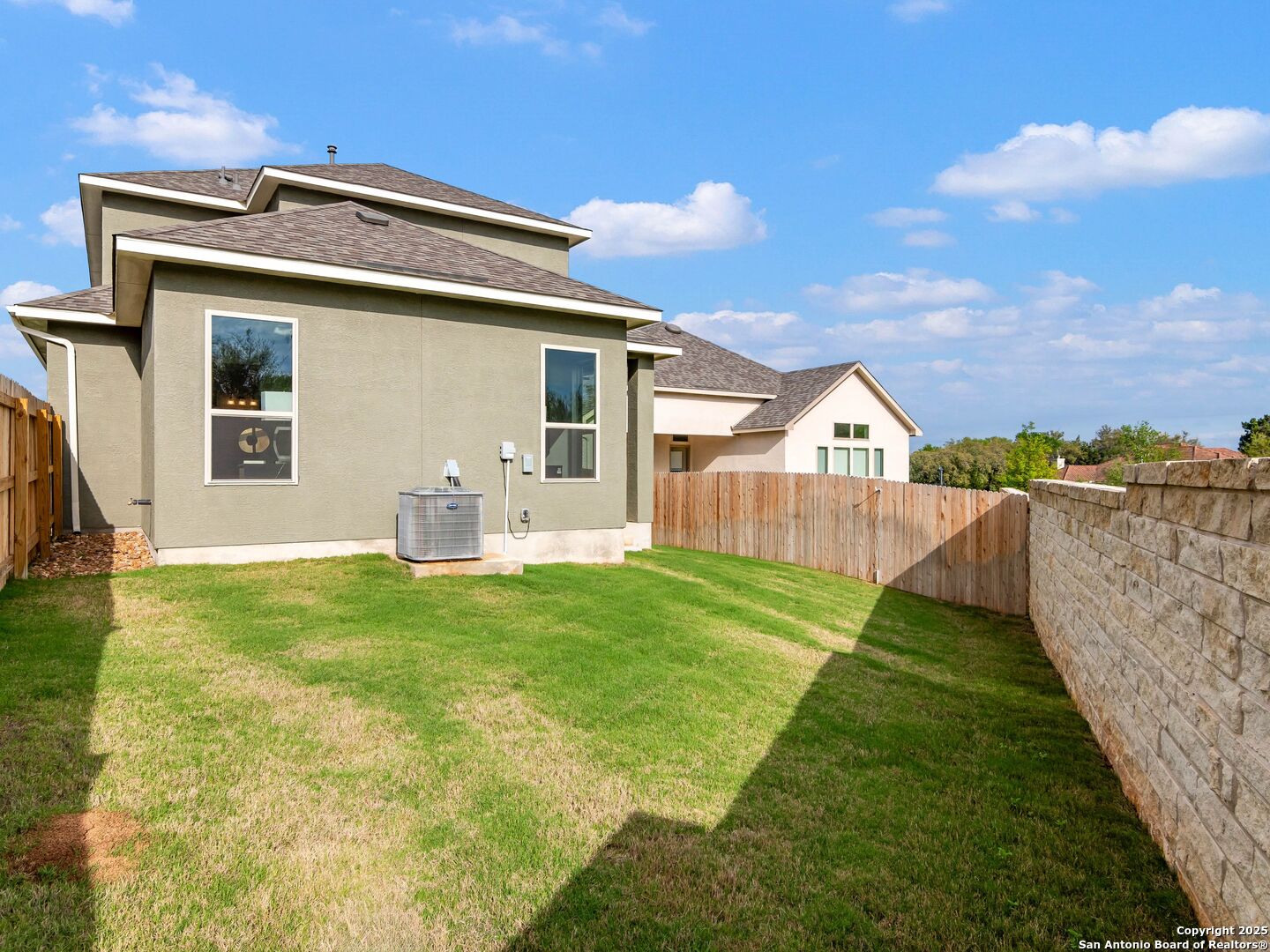 712 Pond Bluff