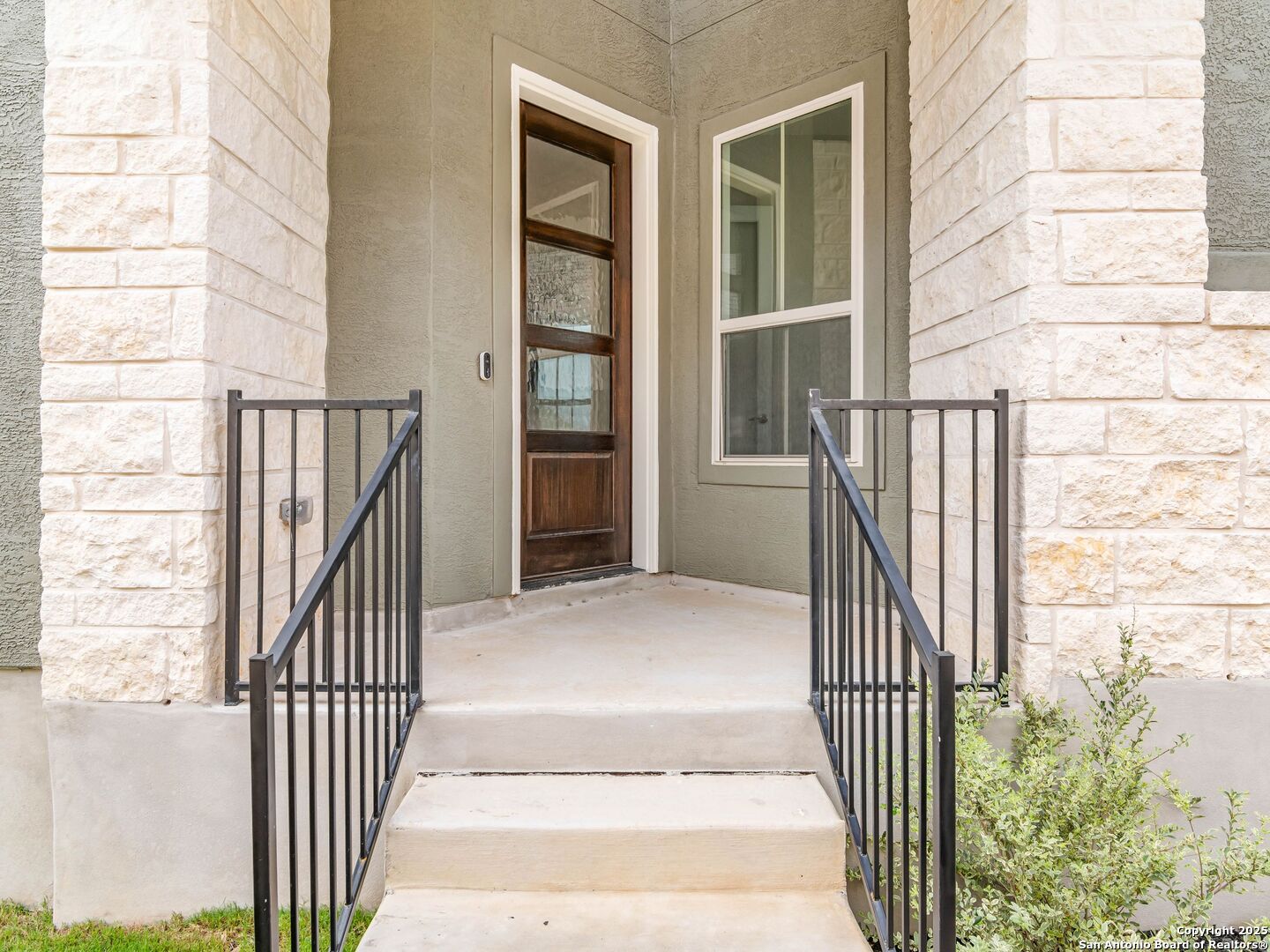 712 Pond Bluff