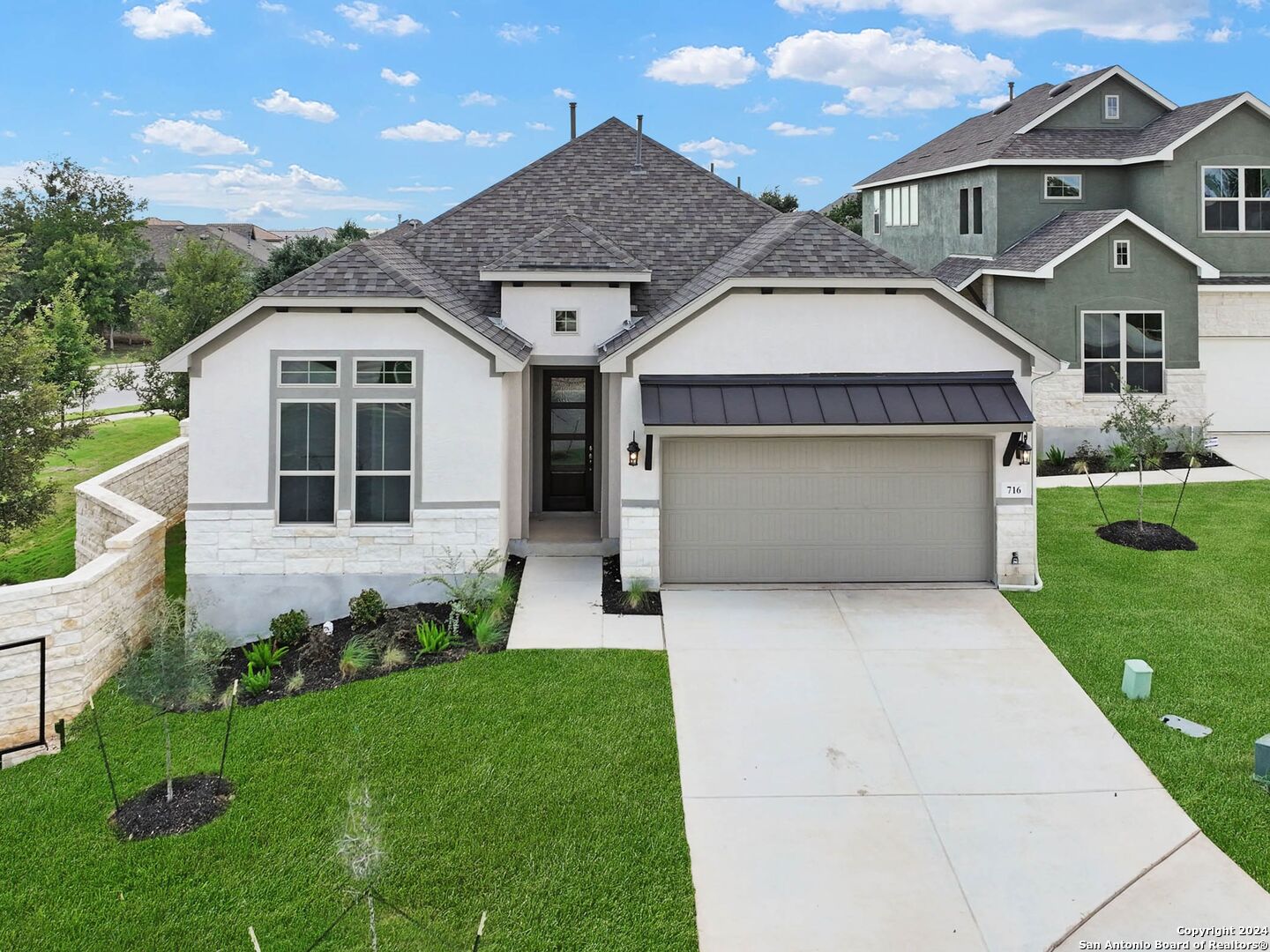 716 Pond Bluff