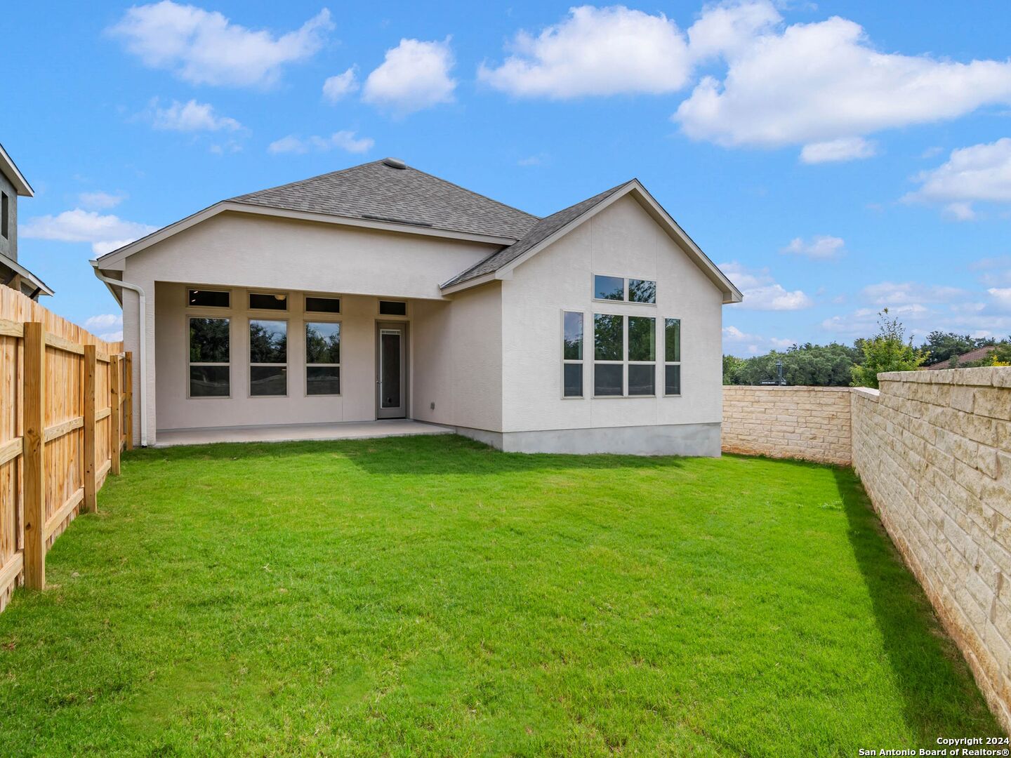 716 Pond Bluff