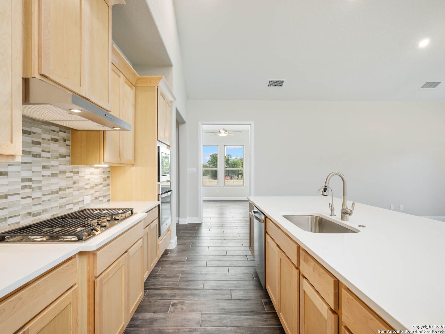 716 Pond Bluff