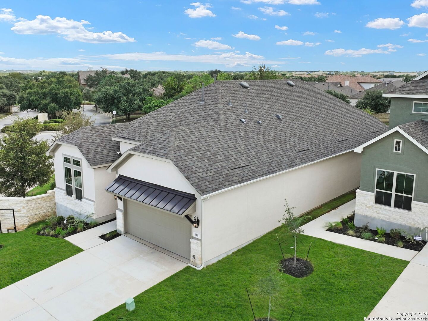716 Pond Bluff