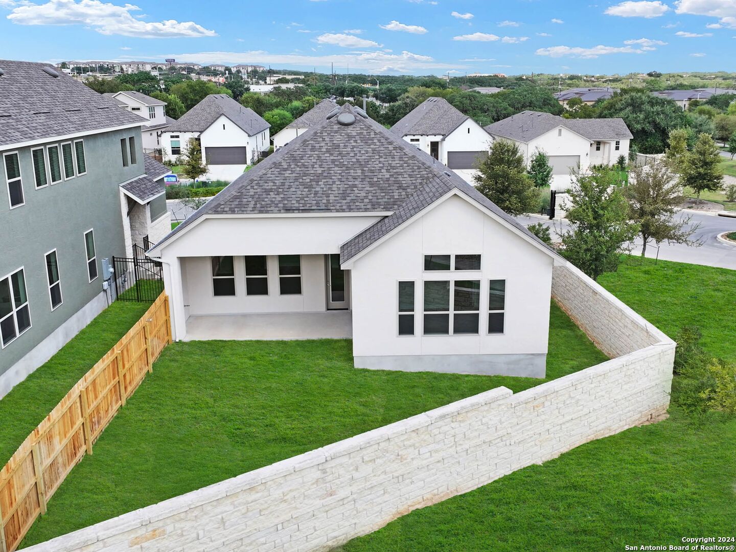 716 Pond Bluff