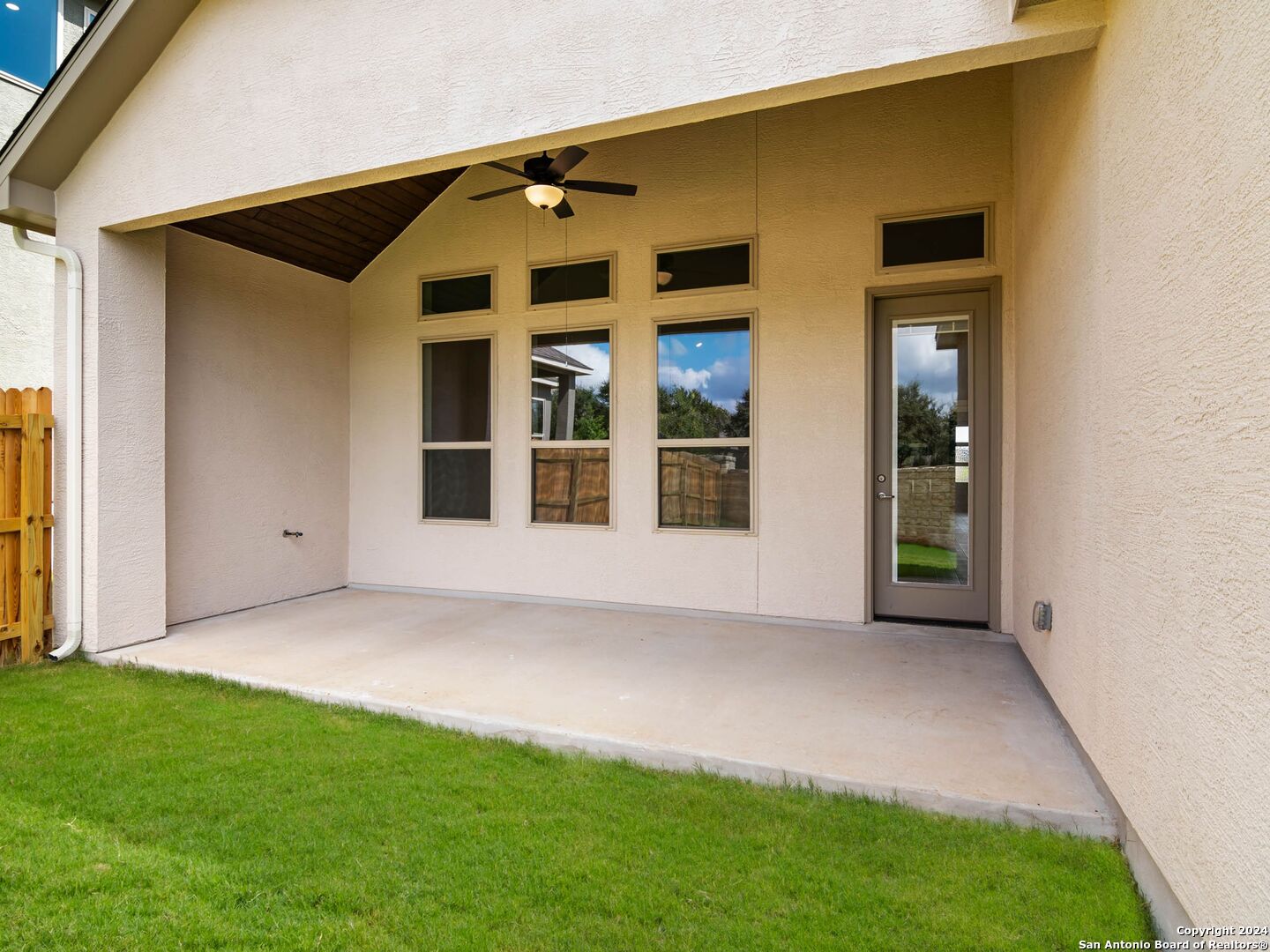 716 Pond Bluff