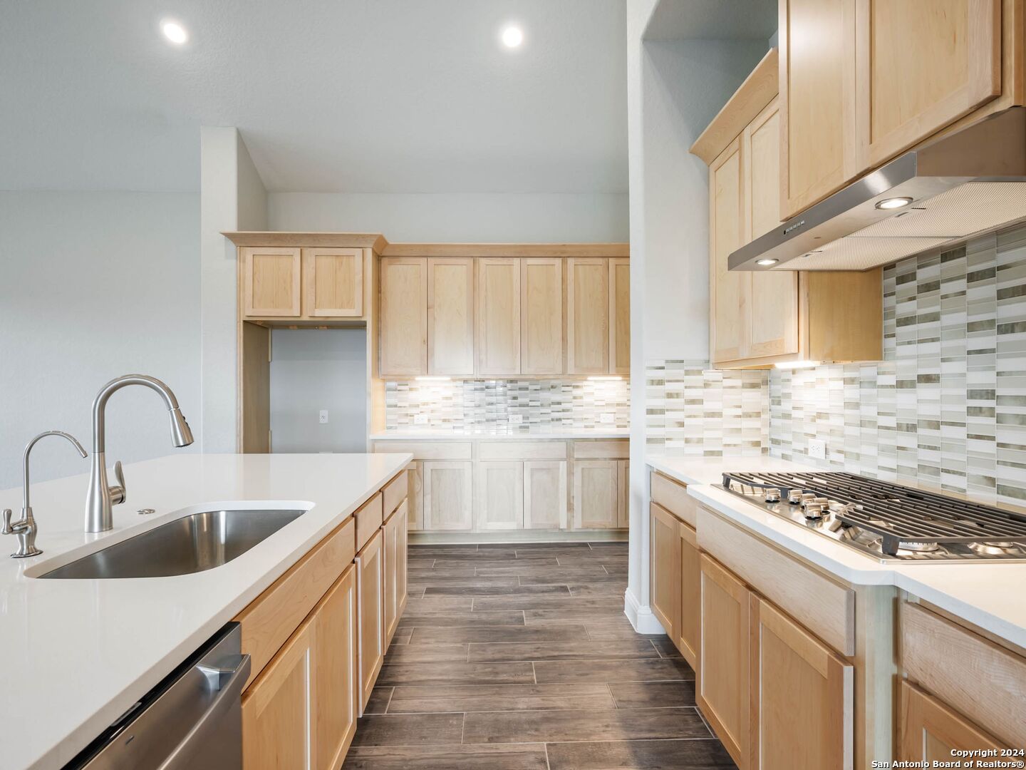 716 Pond Bluff