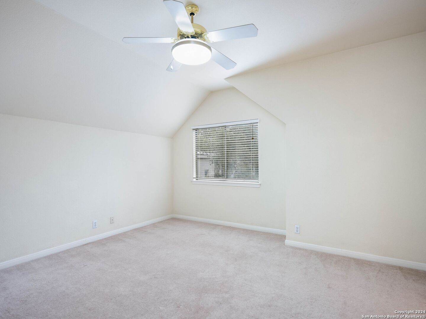 27 WINTHROP DOWNS