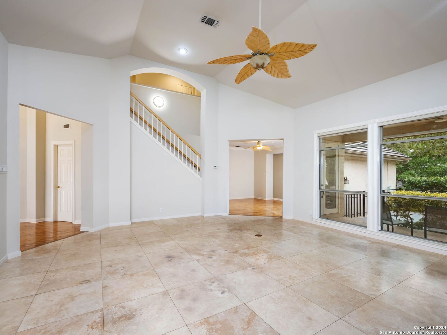 27 WINTHROP DOWNS