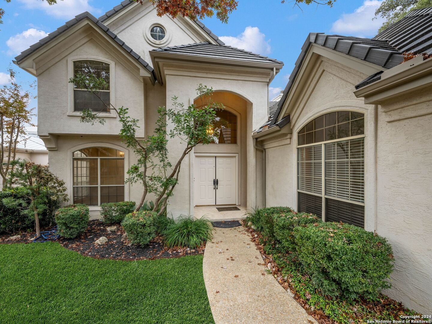 27 WINTHROP DOWNS