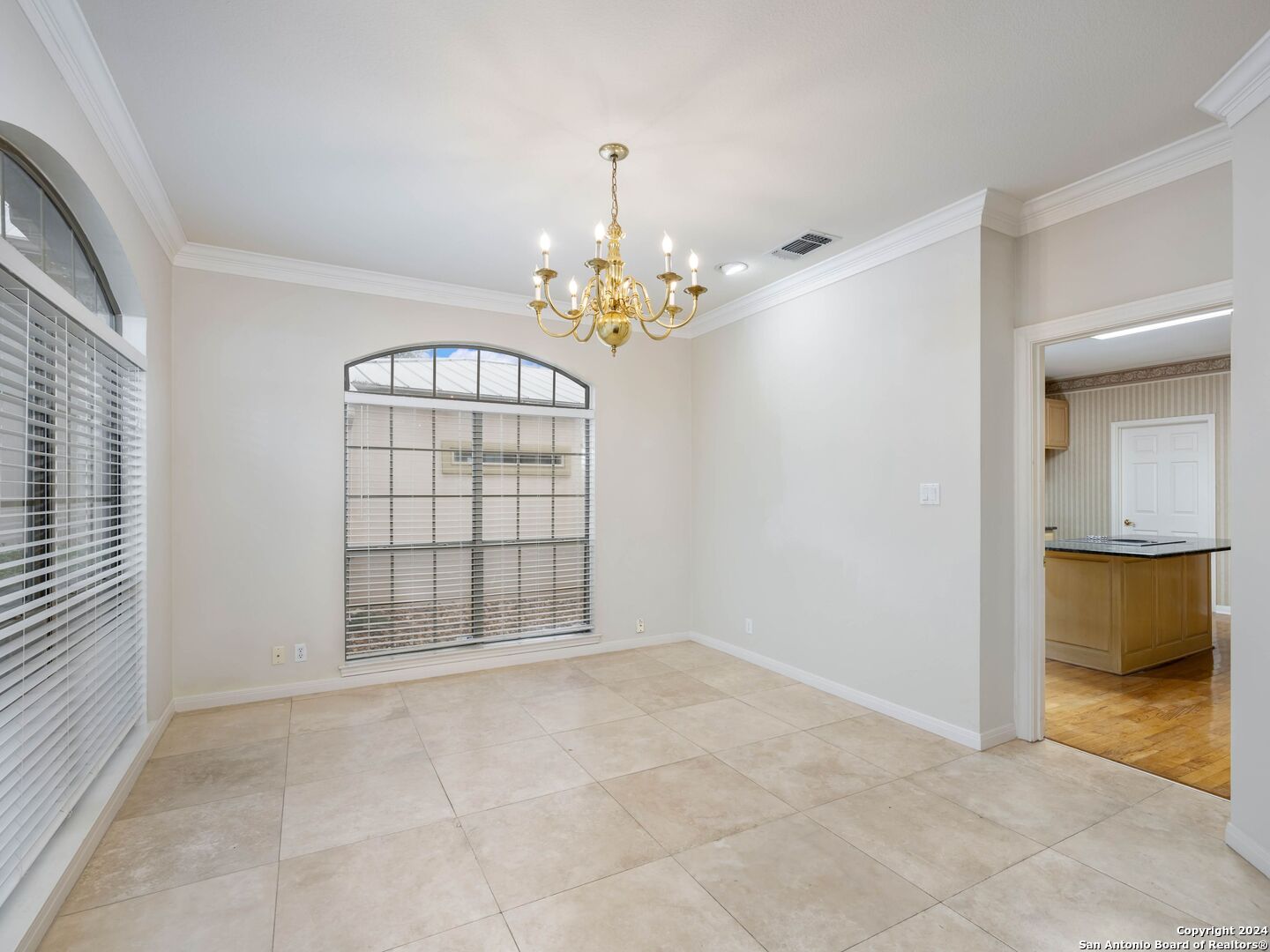 27 WINTHROP DOWNS