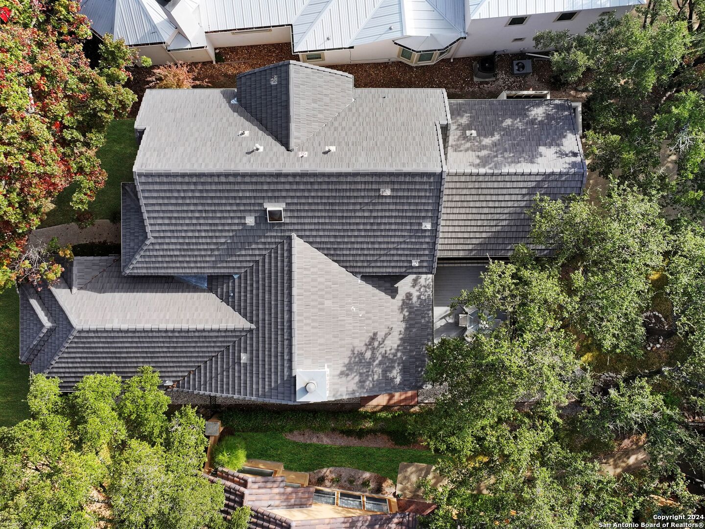 27 WINTHROP DOWNS