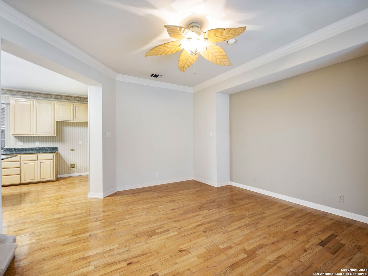 27 WINTHROP DOWNS