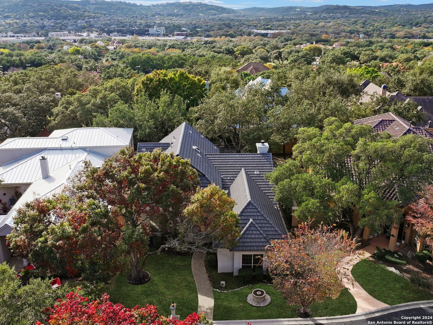 27 WINTHROP DOWNS