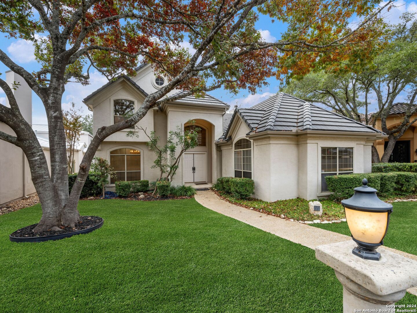 27 WINTHROP DOWNS