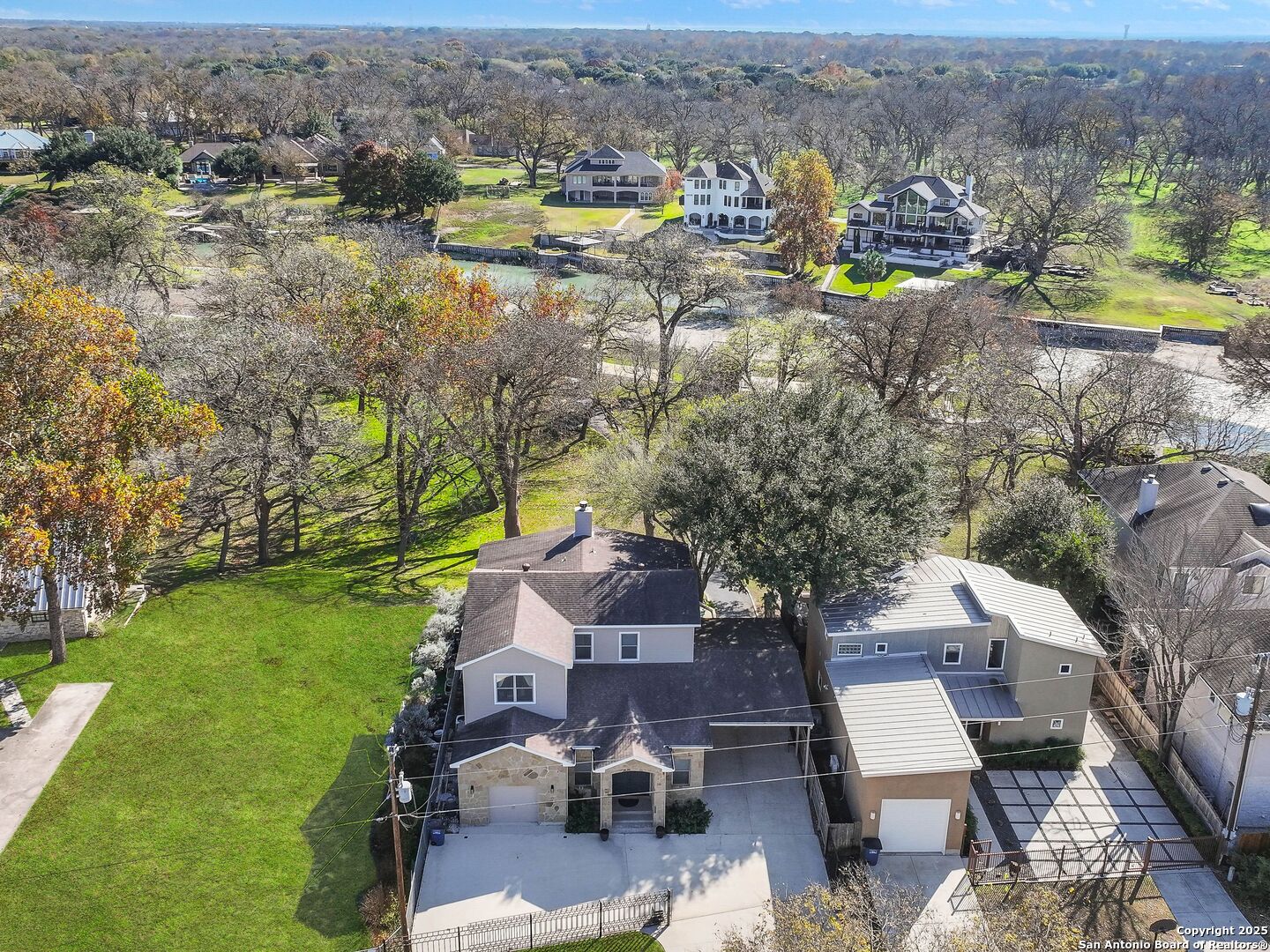 705 RIDGEROAD DR