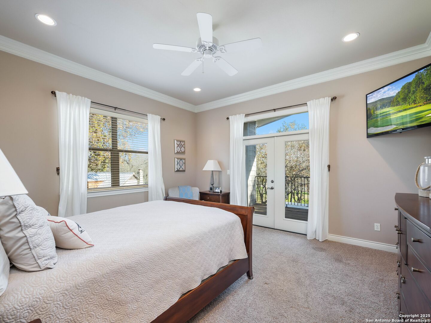 705 RIDGEROAD DR