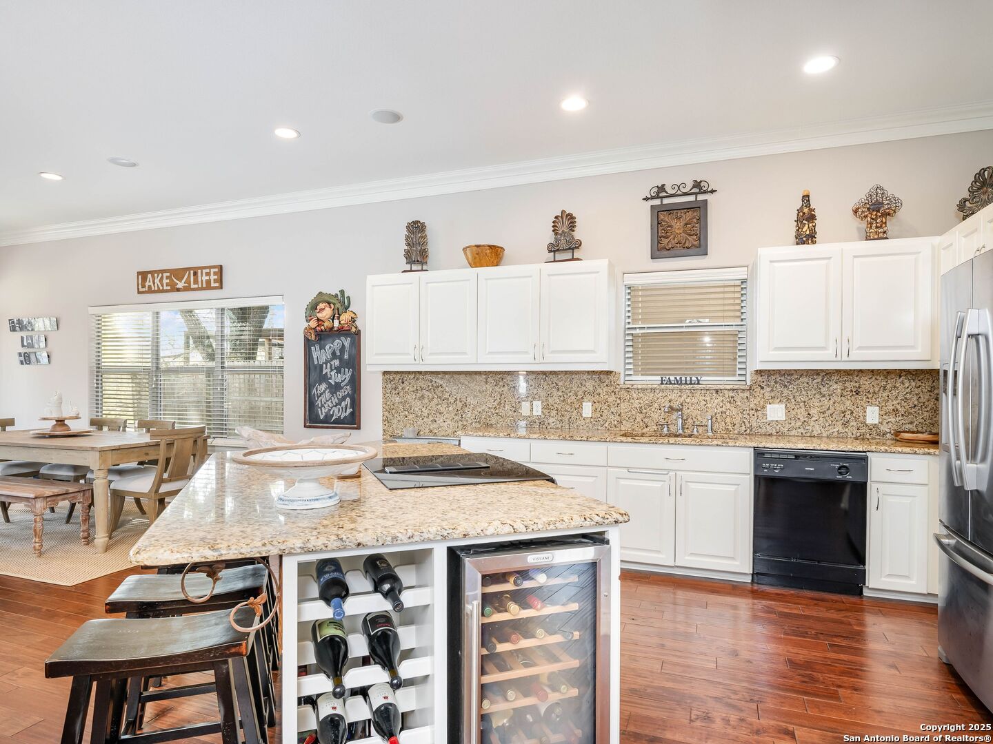 705 RIDGEROAD DR