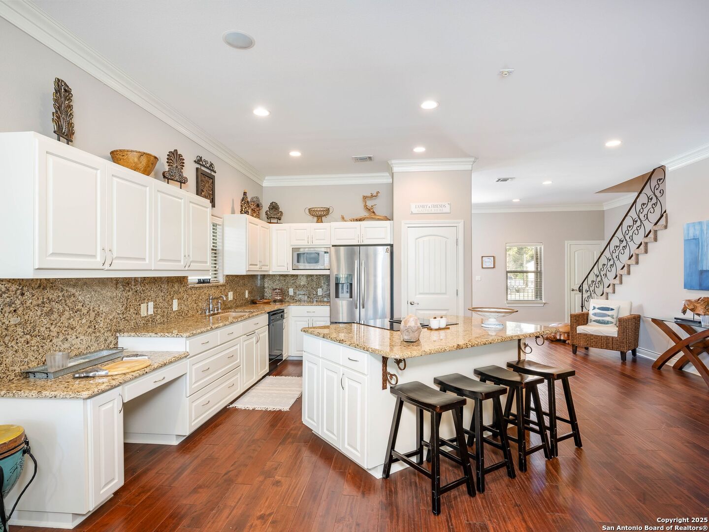 705 RIDGEROAD DR