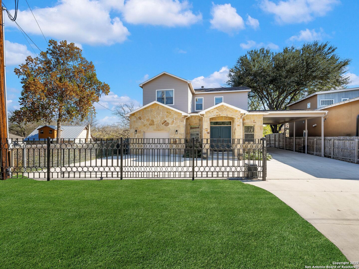 705 RIDGEROAD DR