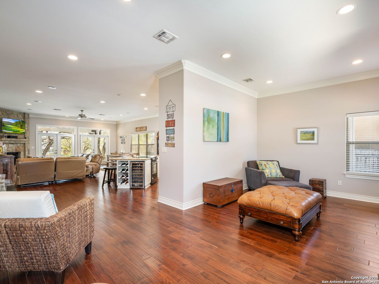 705 RIDGEROAD DR