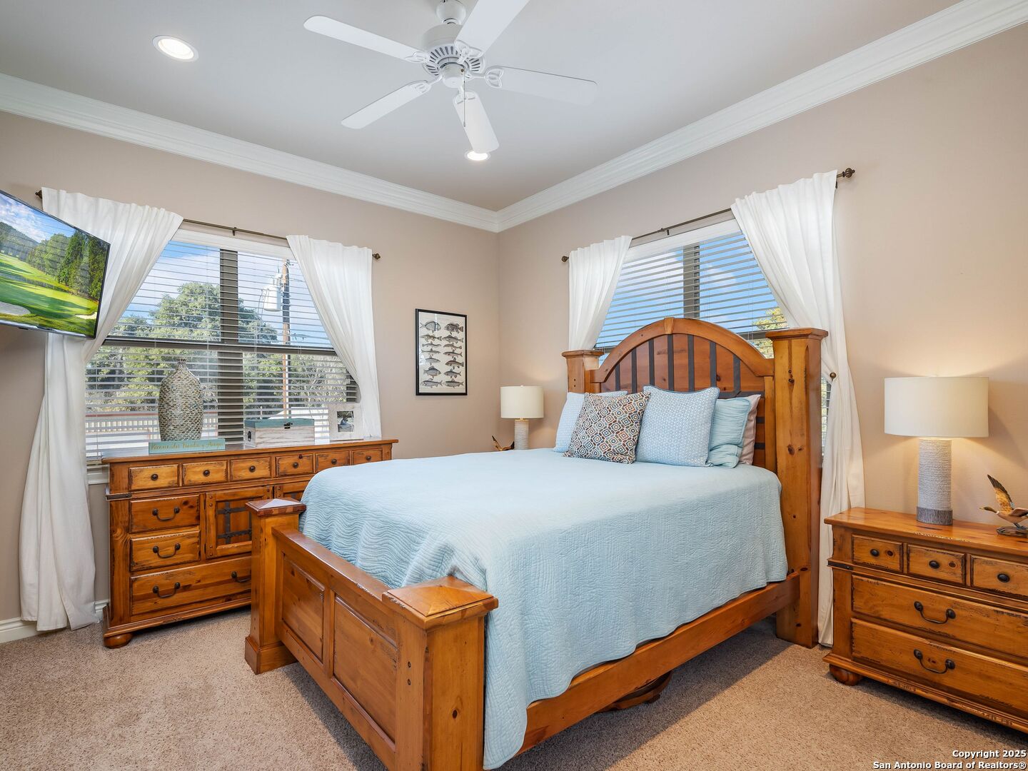 705 RIDGEROAD DR