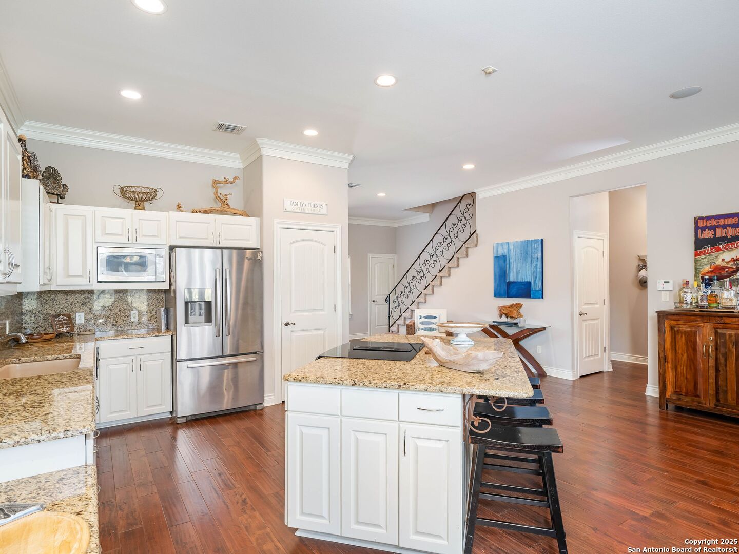705 RIDGEROAD DR