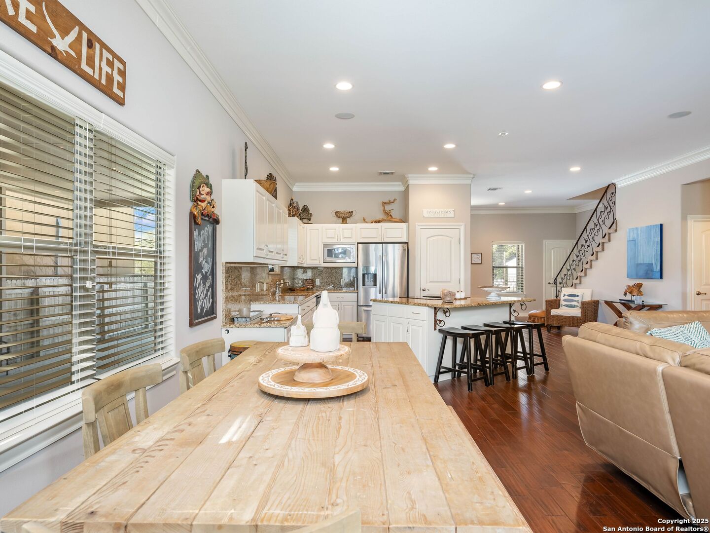 705 RIDGEROAD DR