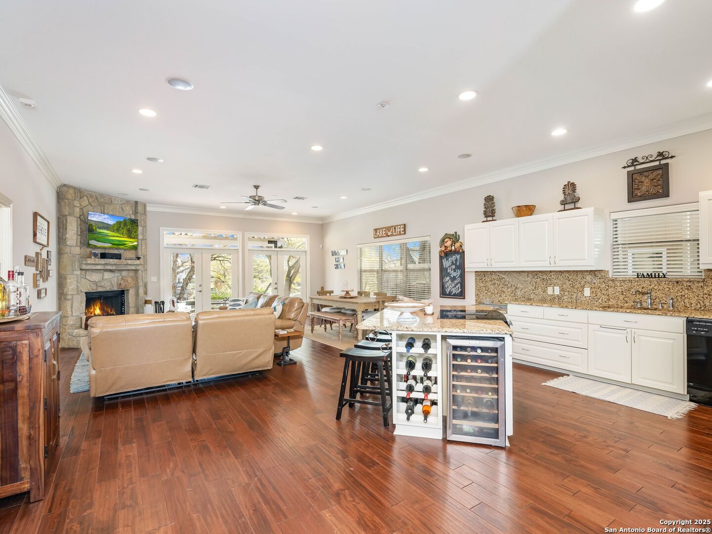 705 RIDGEROAD DR