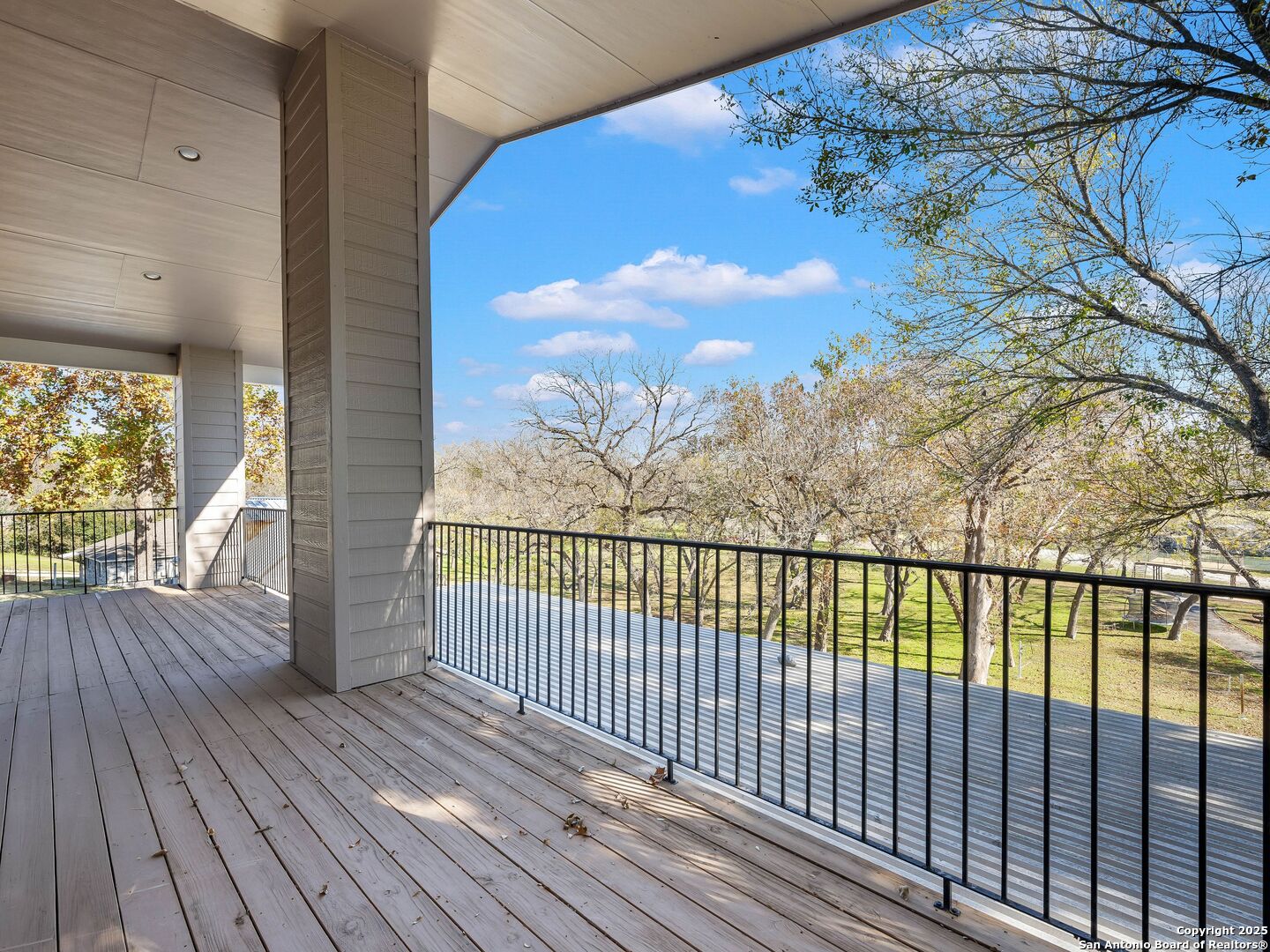 705 RIDGEROAD DR