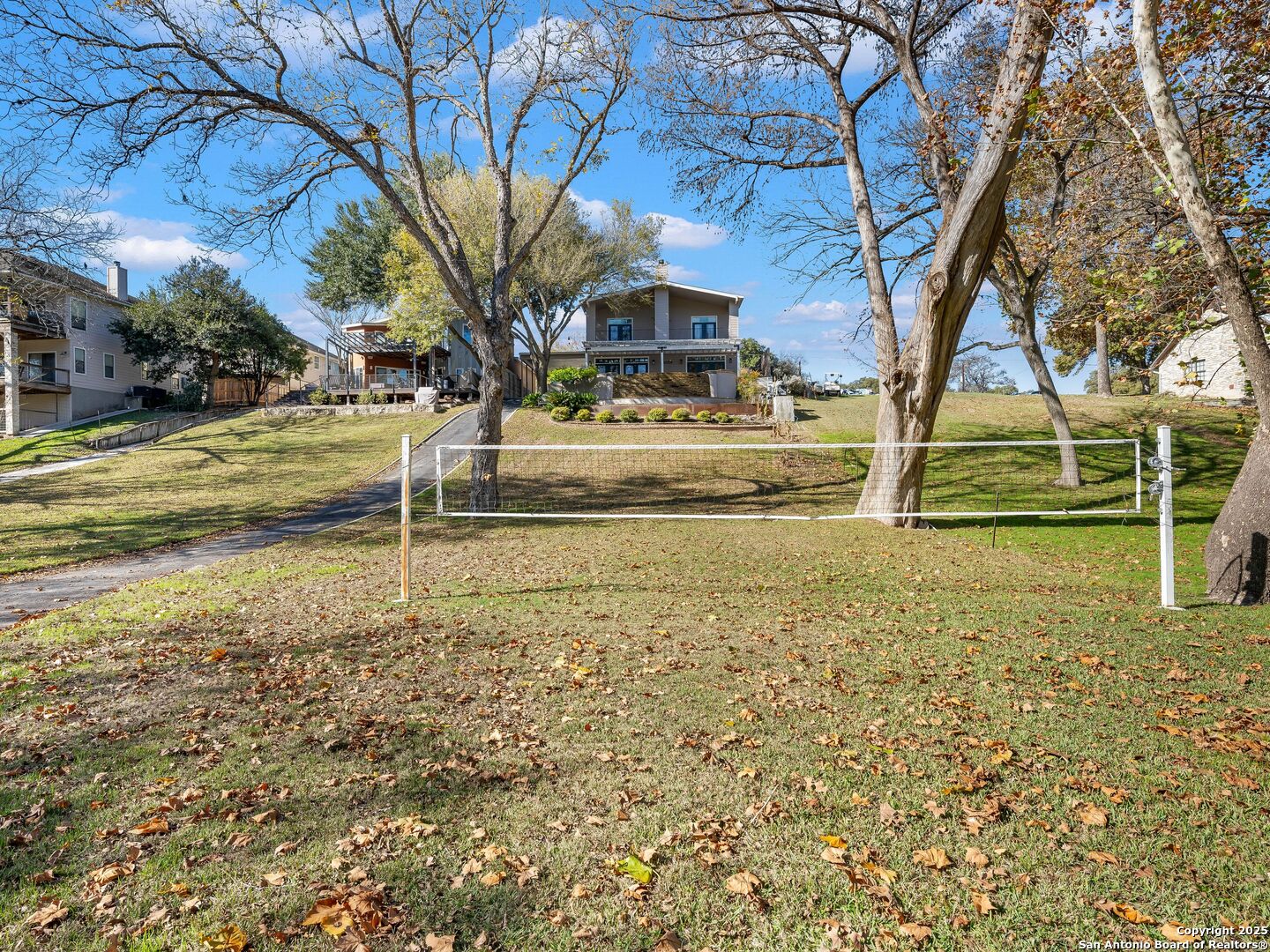 705 RIDGEROAD DR