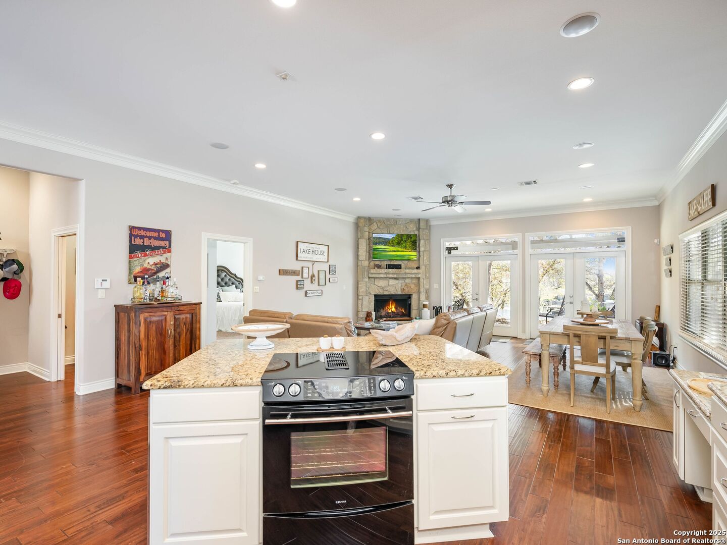 705 RIDGEROAD DR
