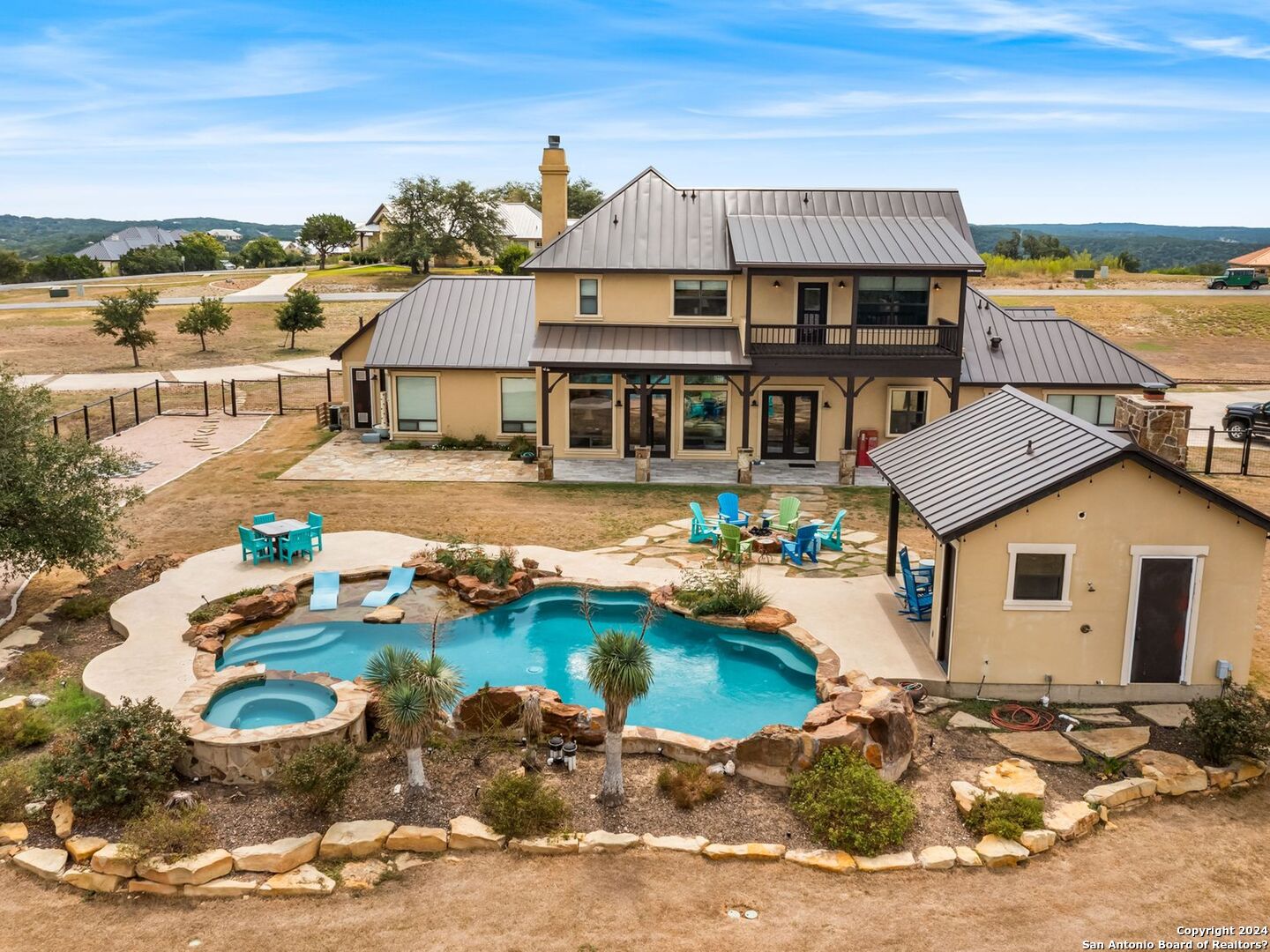 1087 Diamond Ridge