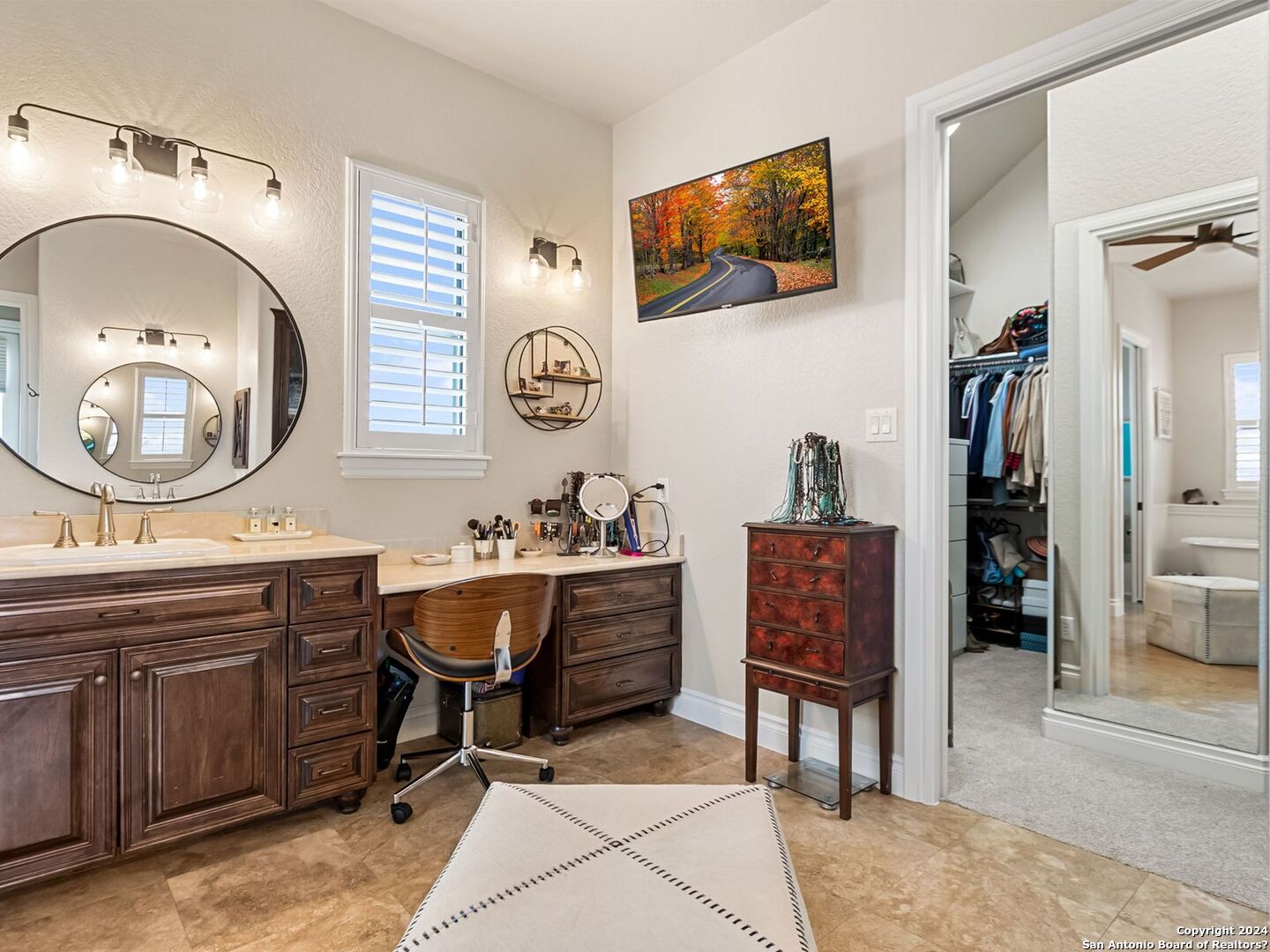 1087 Diamond Ridge