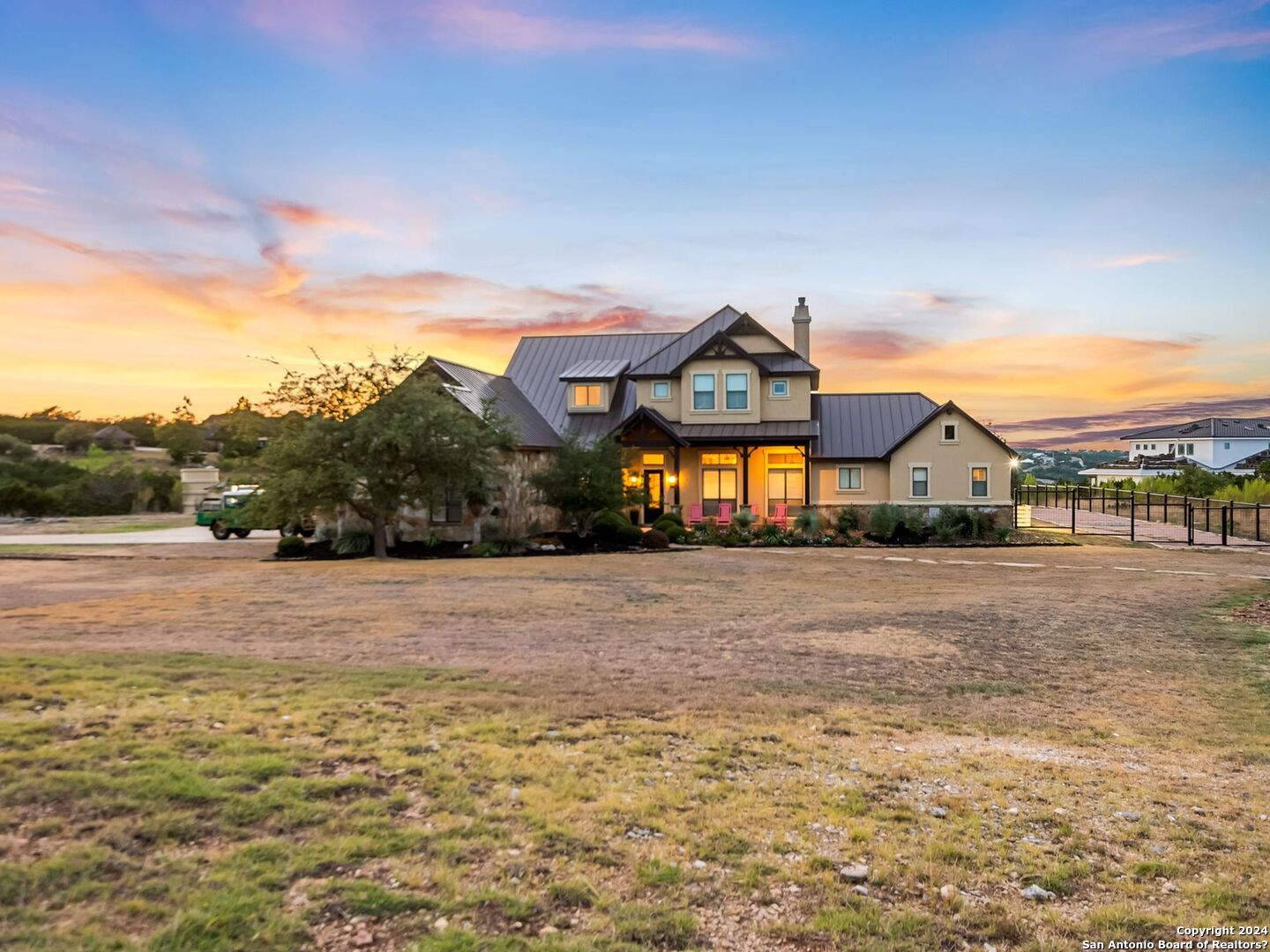 1087 Diamond Ridge